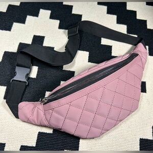 Cutie, mauve, quilted Fanny pack!!